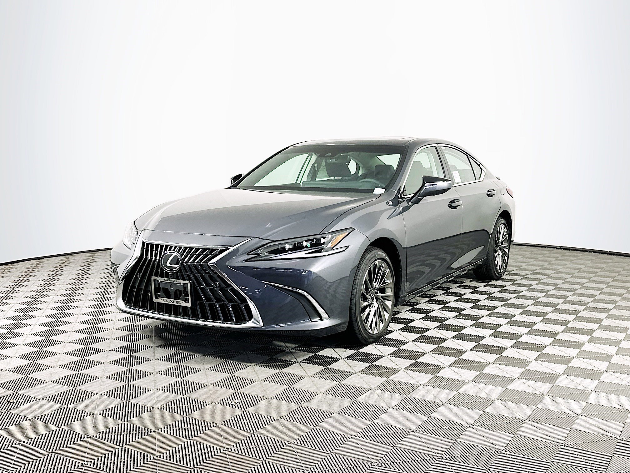 New 2025 Lexus ES 300h w/ Luxury Package image 3