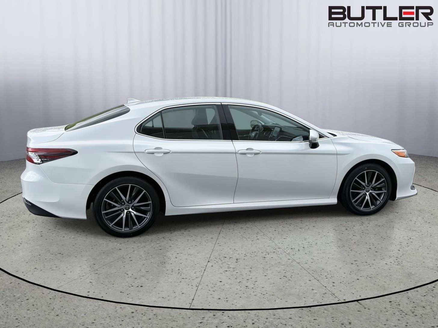 Used 2023 Toyota Camry XLE w/ Navigation Package FWD image 7