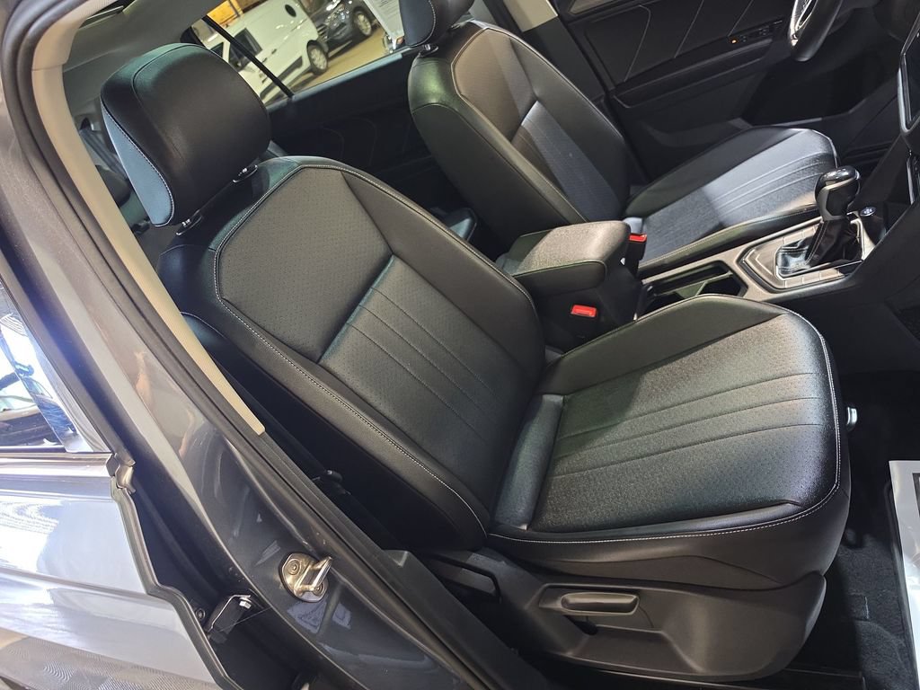 Used 2022 Volkswagen Tiguan SE FWD image 26