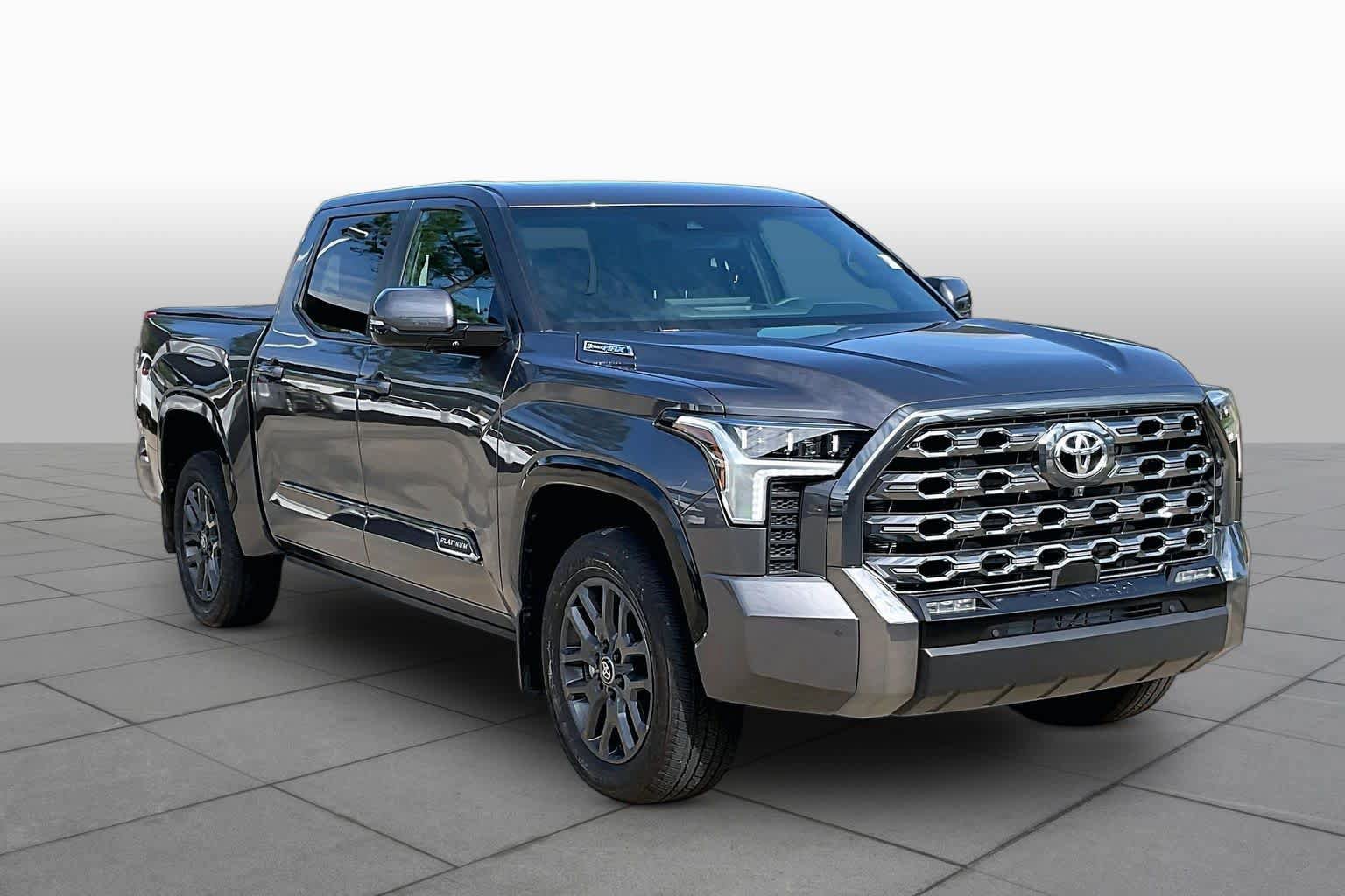 Used 2025 Toyota Tundra Platinum AWD/4WD image 3