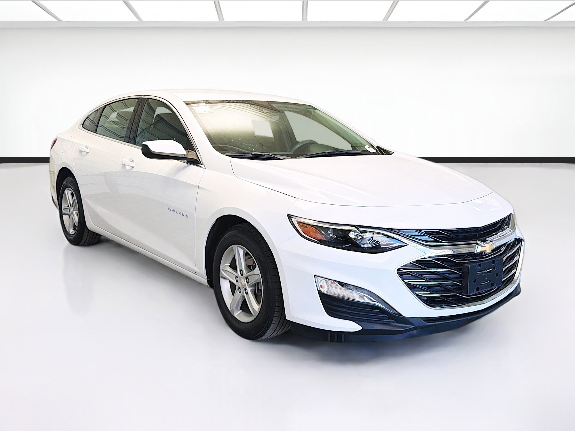 Used 2024 Chevrolet Malibu LT image 3