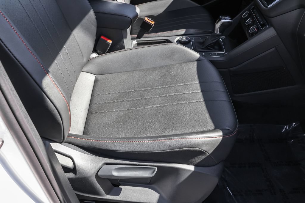 Certified 2024 Volkswagen Tiguan Wolfsburg Edition AWD/4WD image 39