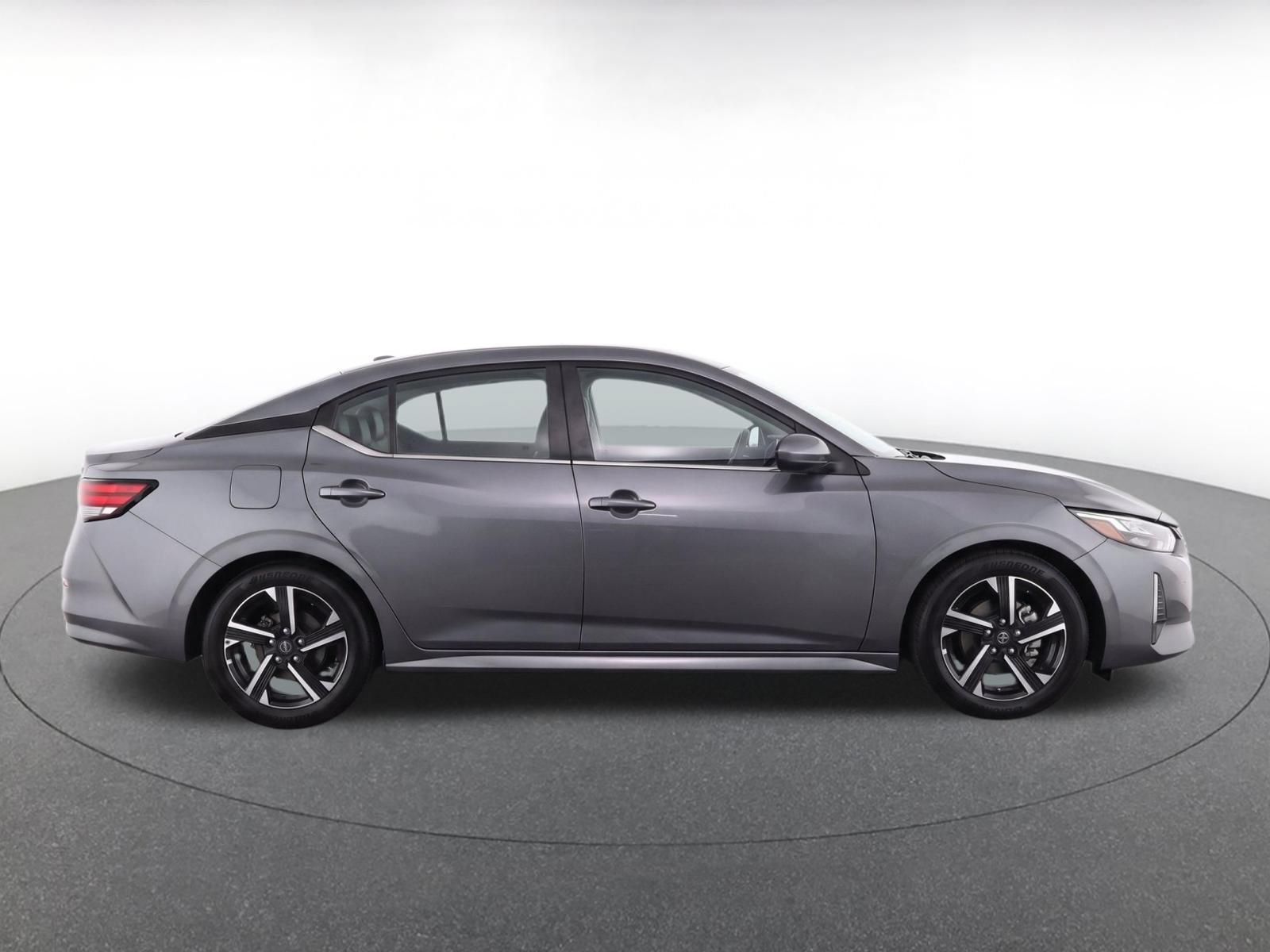 Used 2025 Nissan Sentra SV FWD image 8
