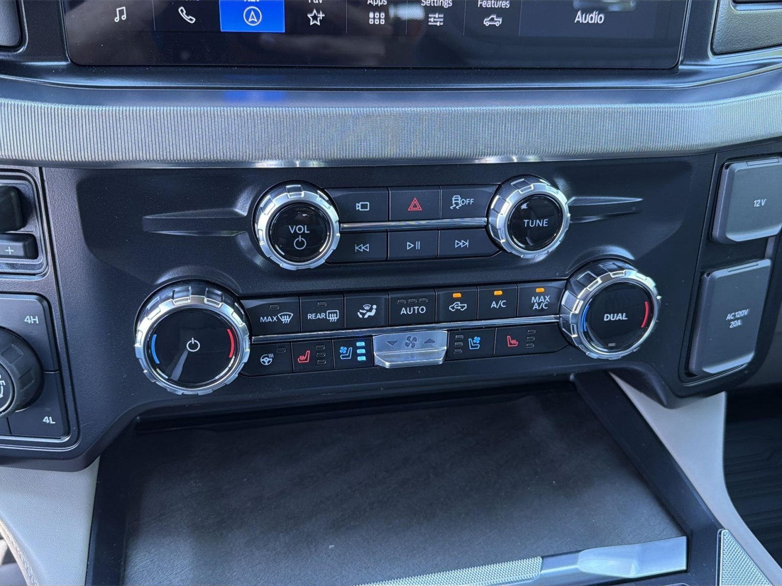New 2026 Ford F350 Platinum w/ Platinum Plus Package AWD/4WD image 23