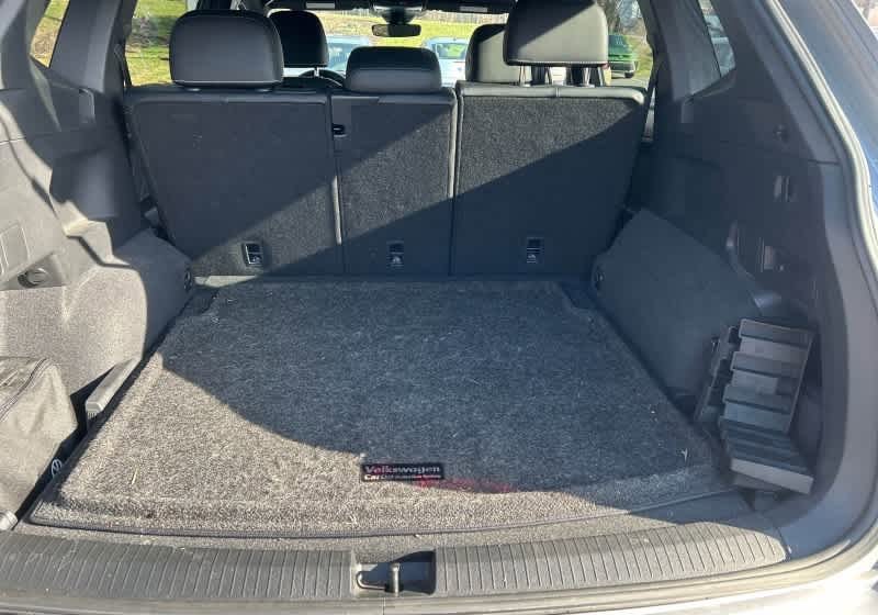 Used 2023 Volkswagen Tiguan SE R-Line image 12