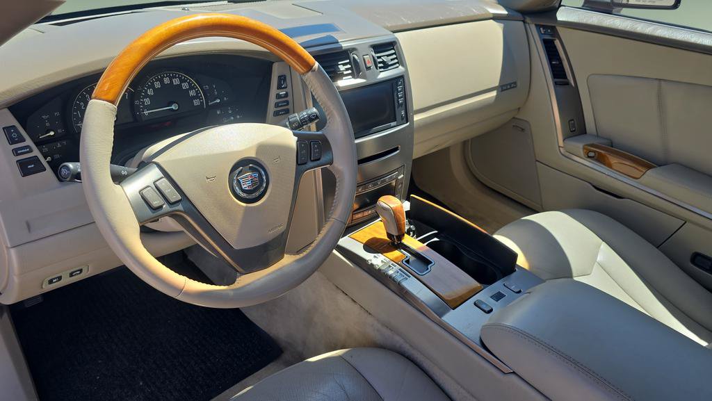 Used 2005 Cadillac XLR RWD image 10