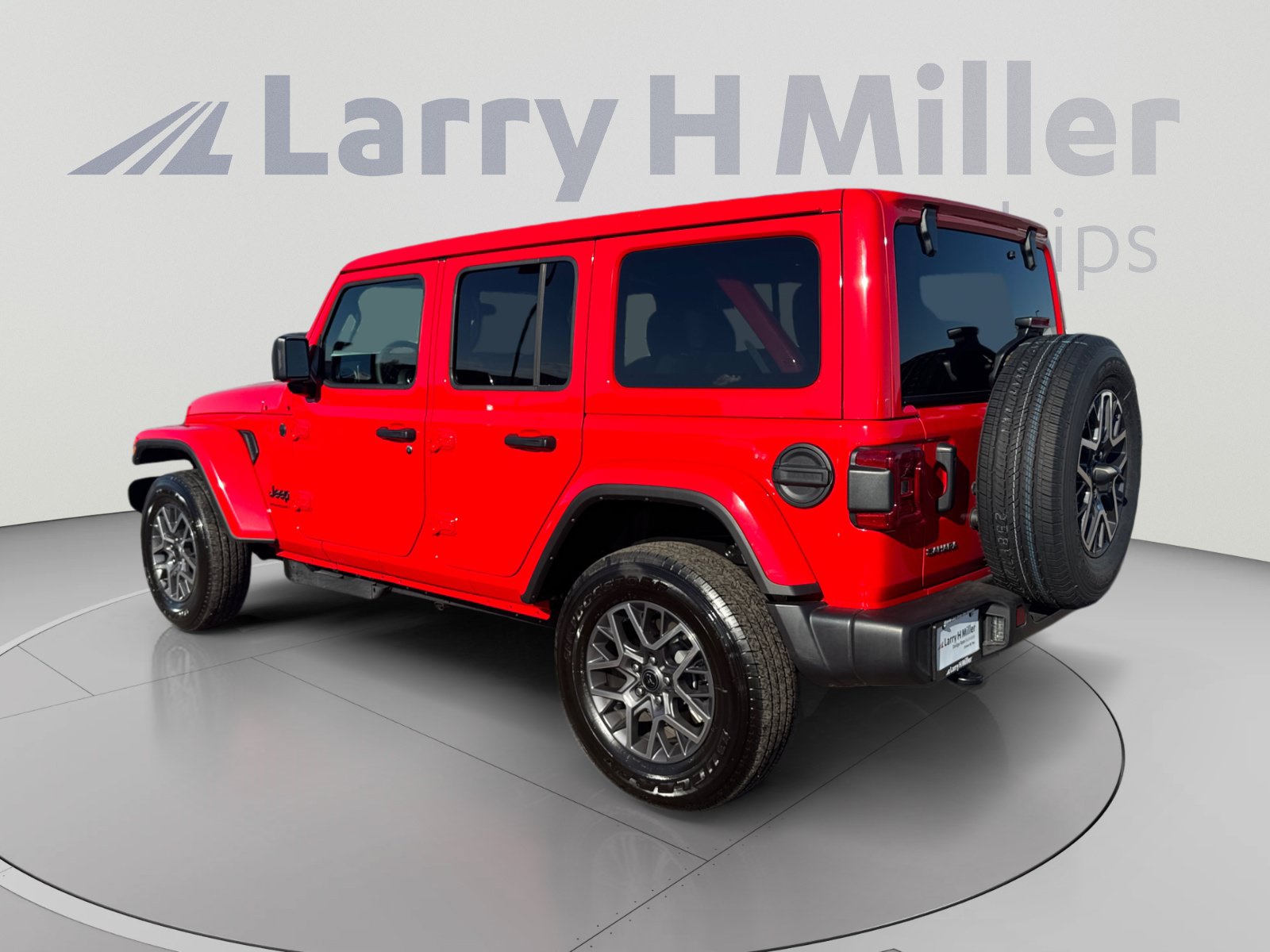 Used 2026 Jeep Wrangler Unlimited Sahara AWD/4WD image 3