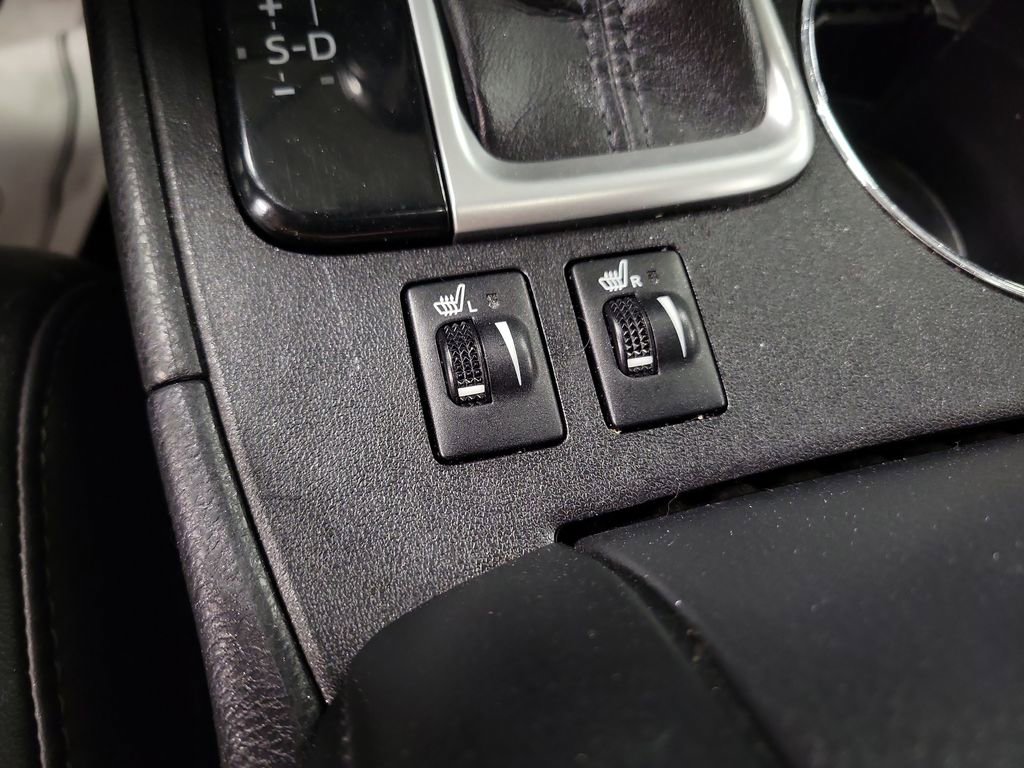 Used 2018 Toyota Highlander SE image 16