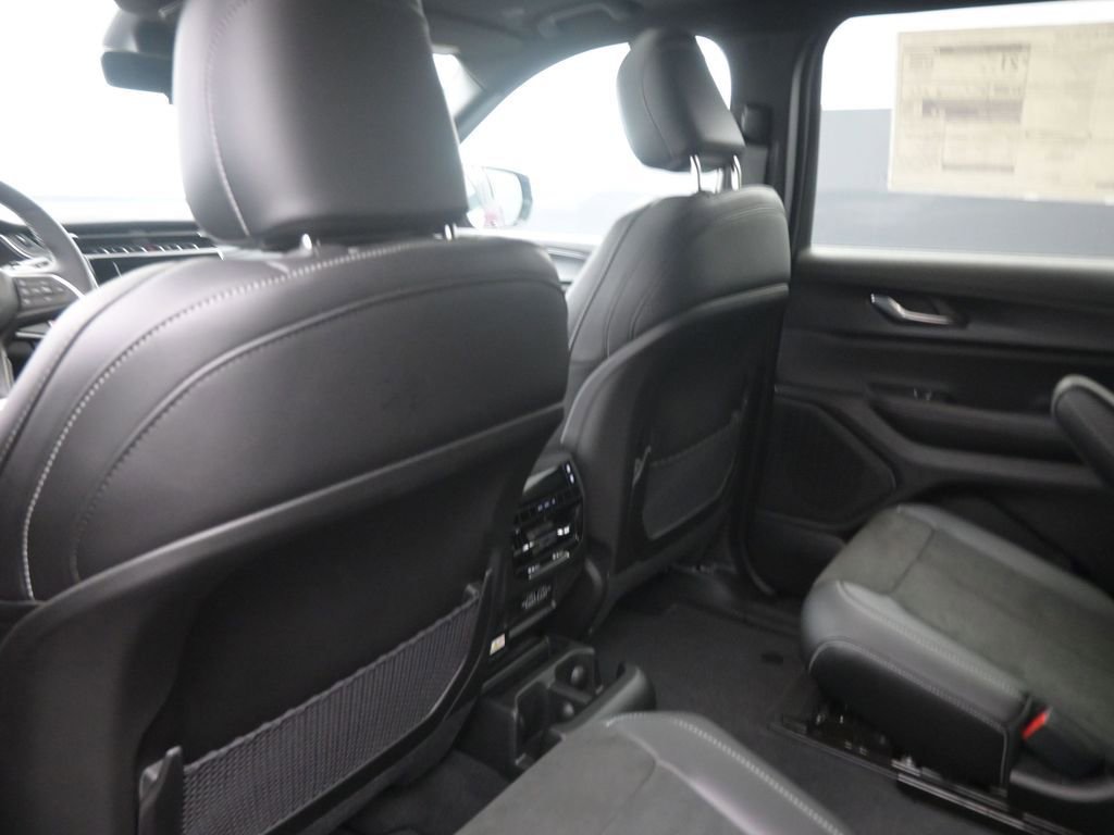 New 2025 Jeep Grand Cherokee L Altitude image 12