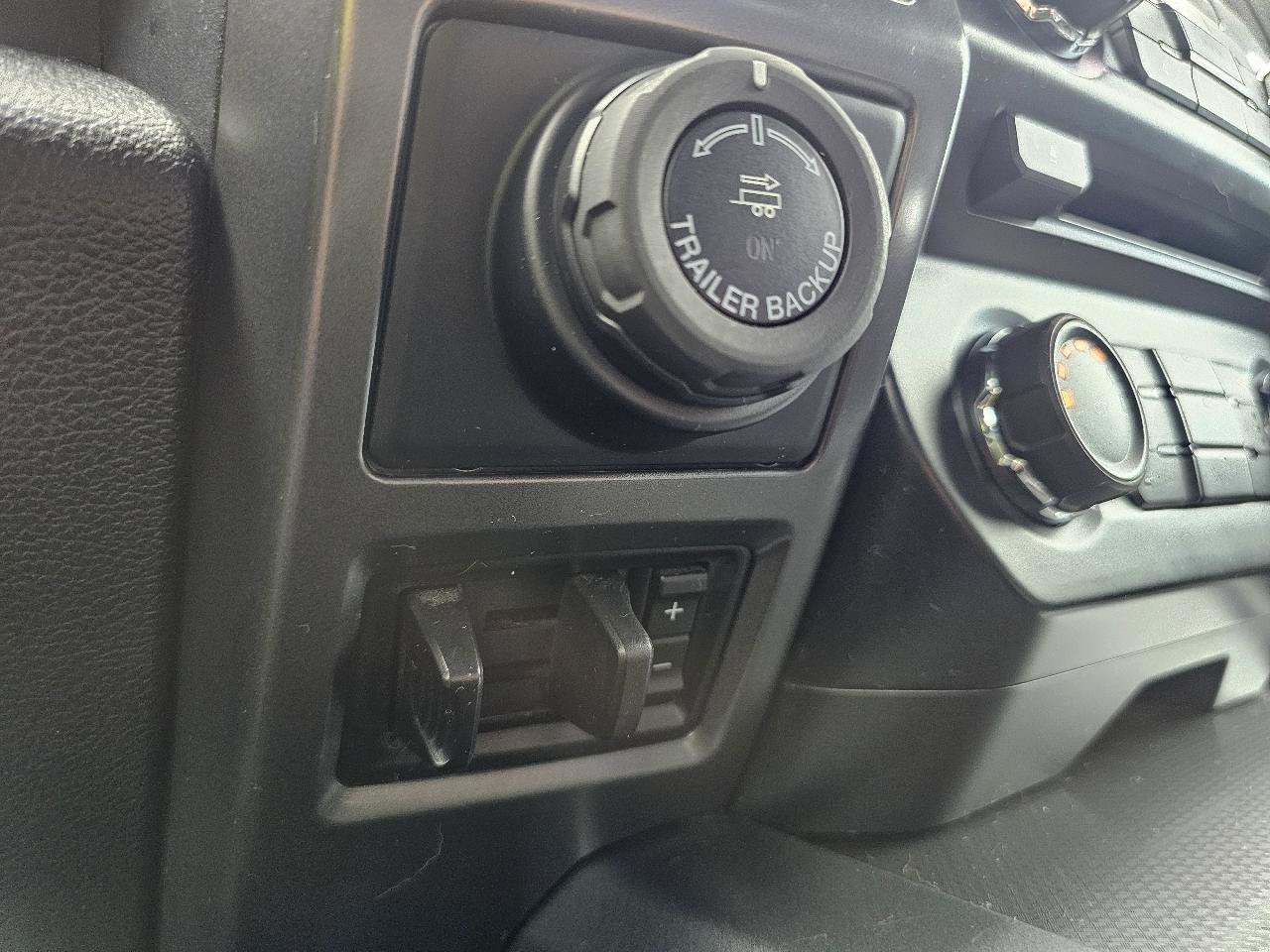 Used 2017 Ford F150 XLT w/ Equipment Group 302A Luxury AWD/4WD image 48
