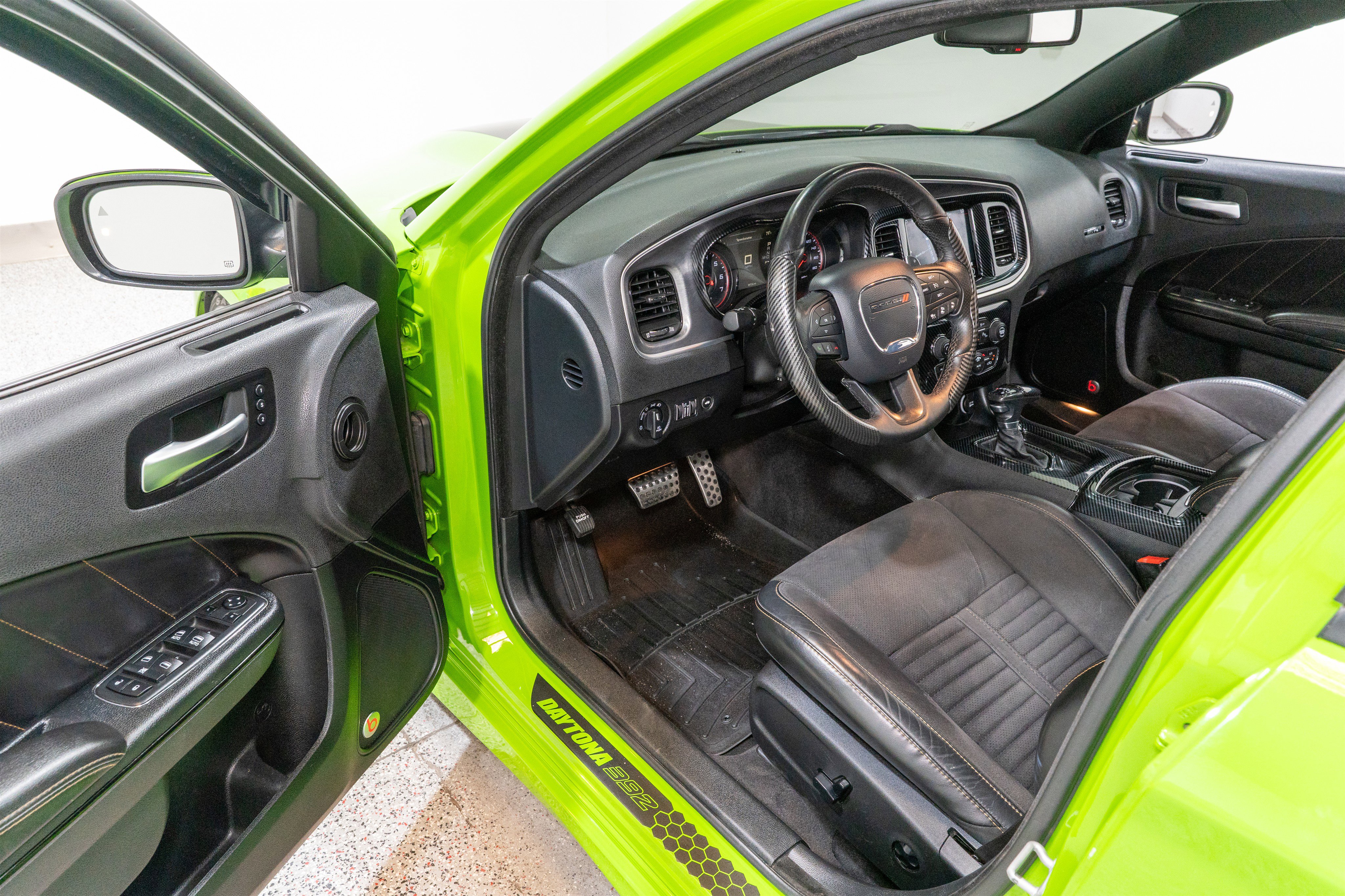 Used 2017 Dodge Charger R/T RWD image 12