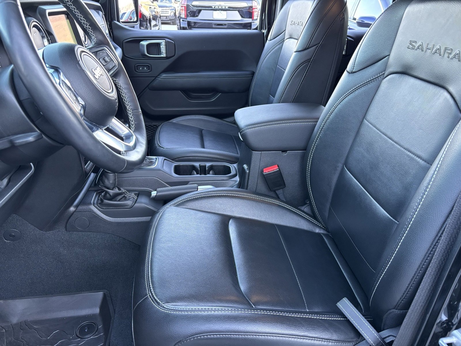 Used 2022 Jeep Wrangler Unlimited Sahara w/ Cold Weather Group image 17