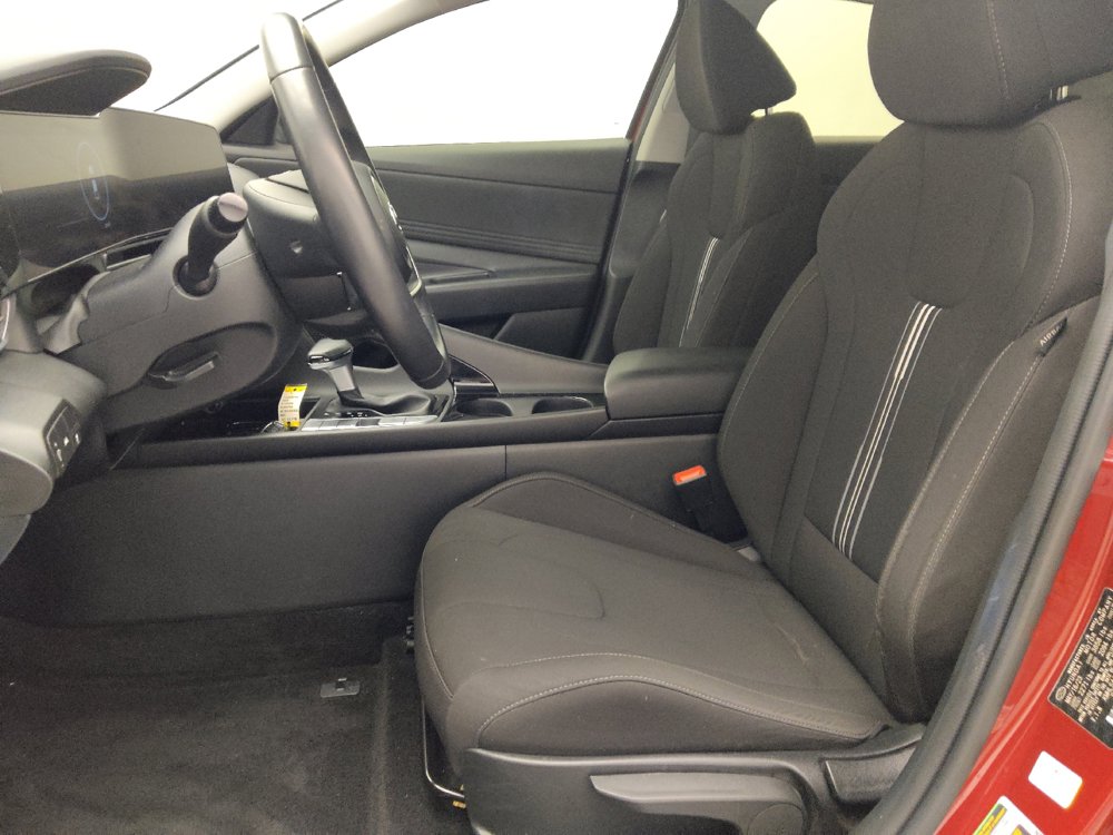 Used 2023 Hyundai Elantra SEL w/ Convenience Package FWD image 17