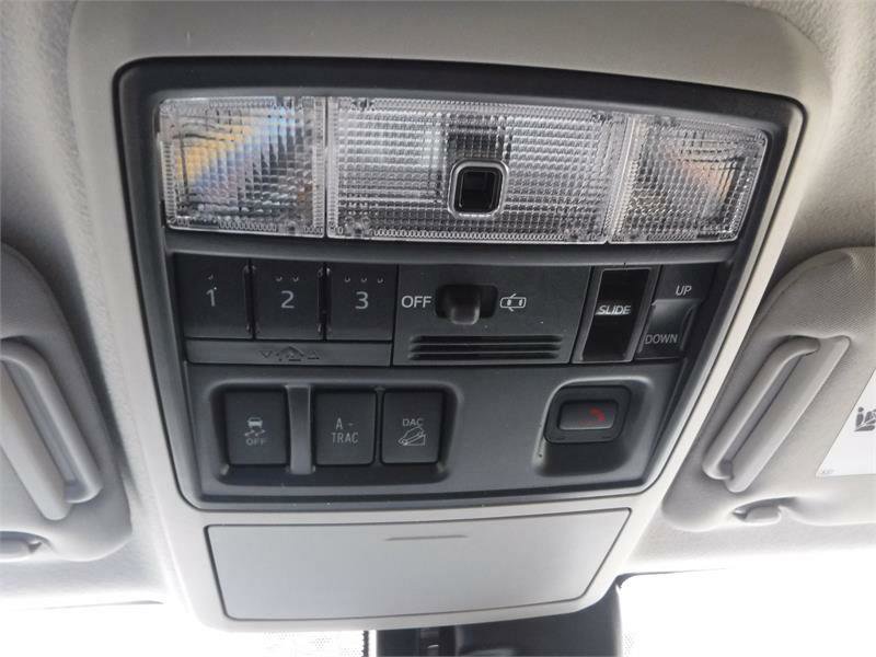 Used 2020 Toyota 4Runner 4WD image 12