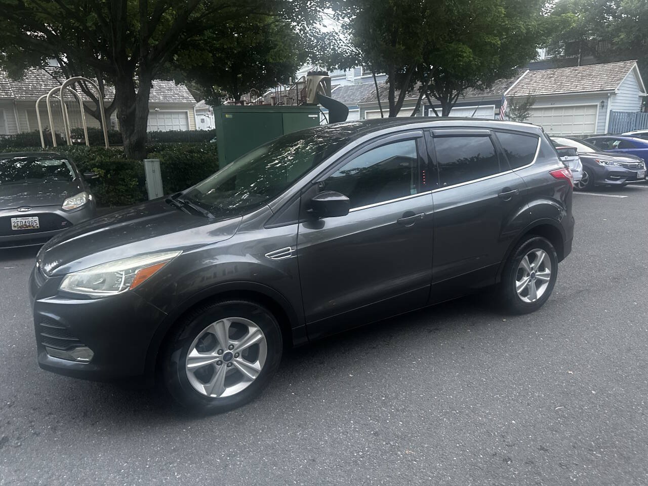 Used 2015 Ford Escape SE FWD image 2