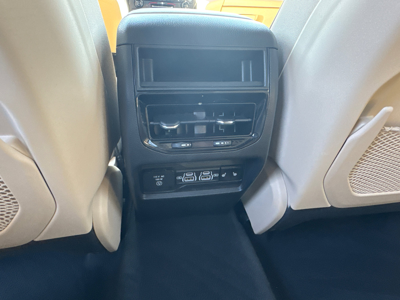 Used 2024 Jeep Grand Cherokee Limited image 25