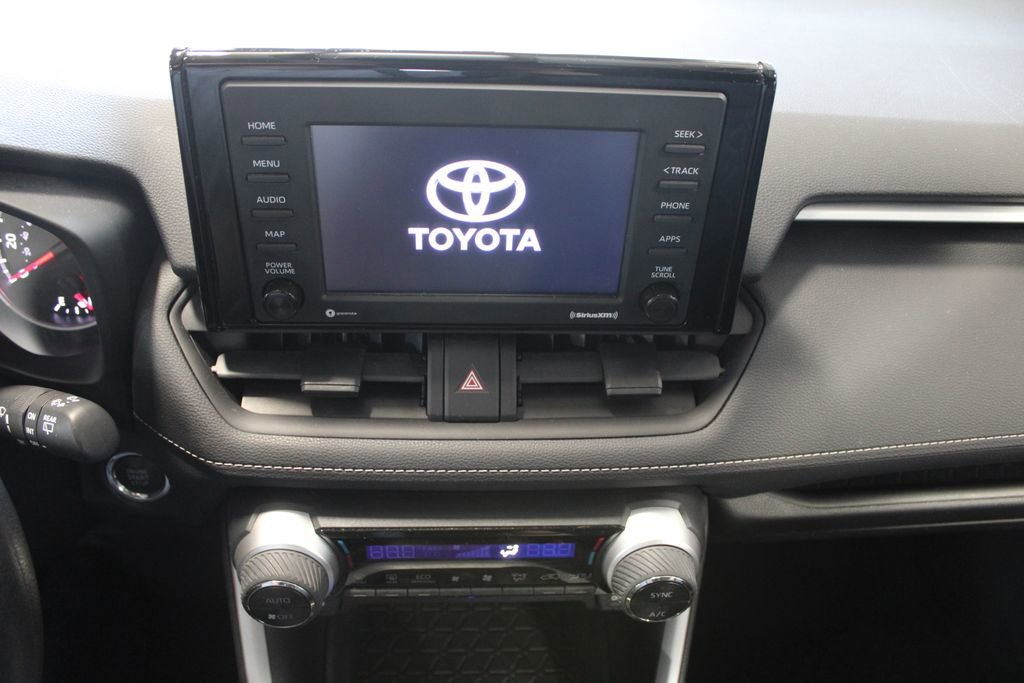 Used 2021 Toyota RAV4 XLE image 27
