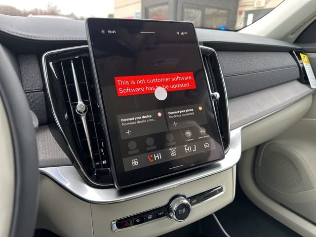 New 2026 Volvo XC90 T8 Ultra w/ Protection Package Premier image 16