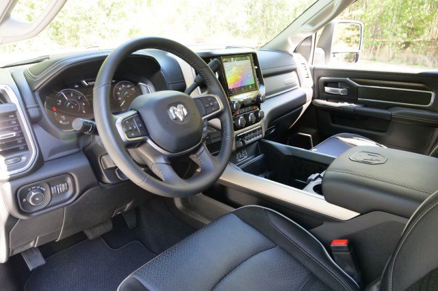 Used 2024 RAM 3500 Laramie AWD/4WD image 2