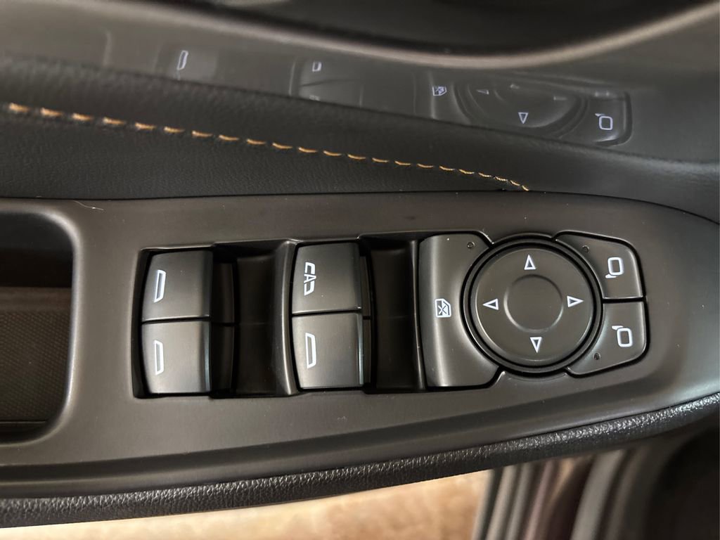 Used 2021 Chevrolet Traverse LT image 35