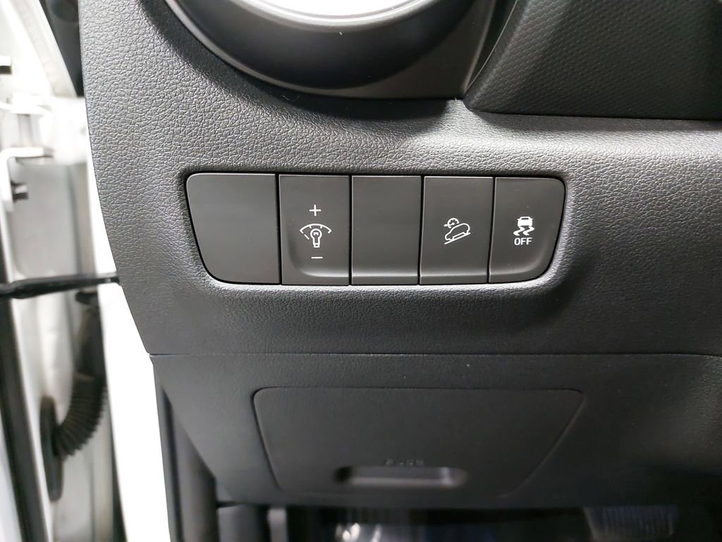 Used 2022 Hyundai Kona Limited AWD/4WD image 26