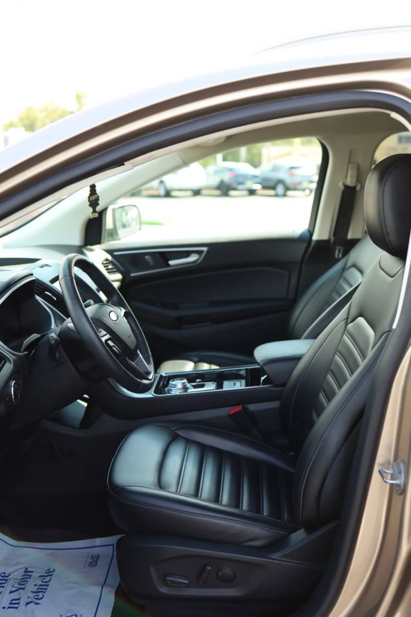 Used 2020 Ford Edge SEL w/ Cold Weather Package AWD/4WD image 25