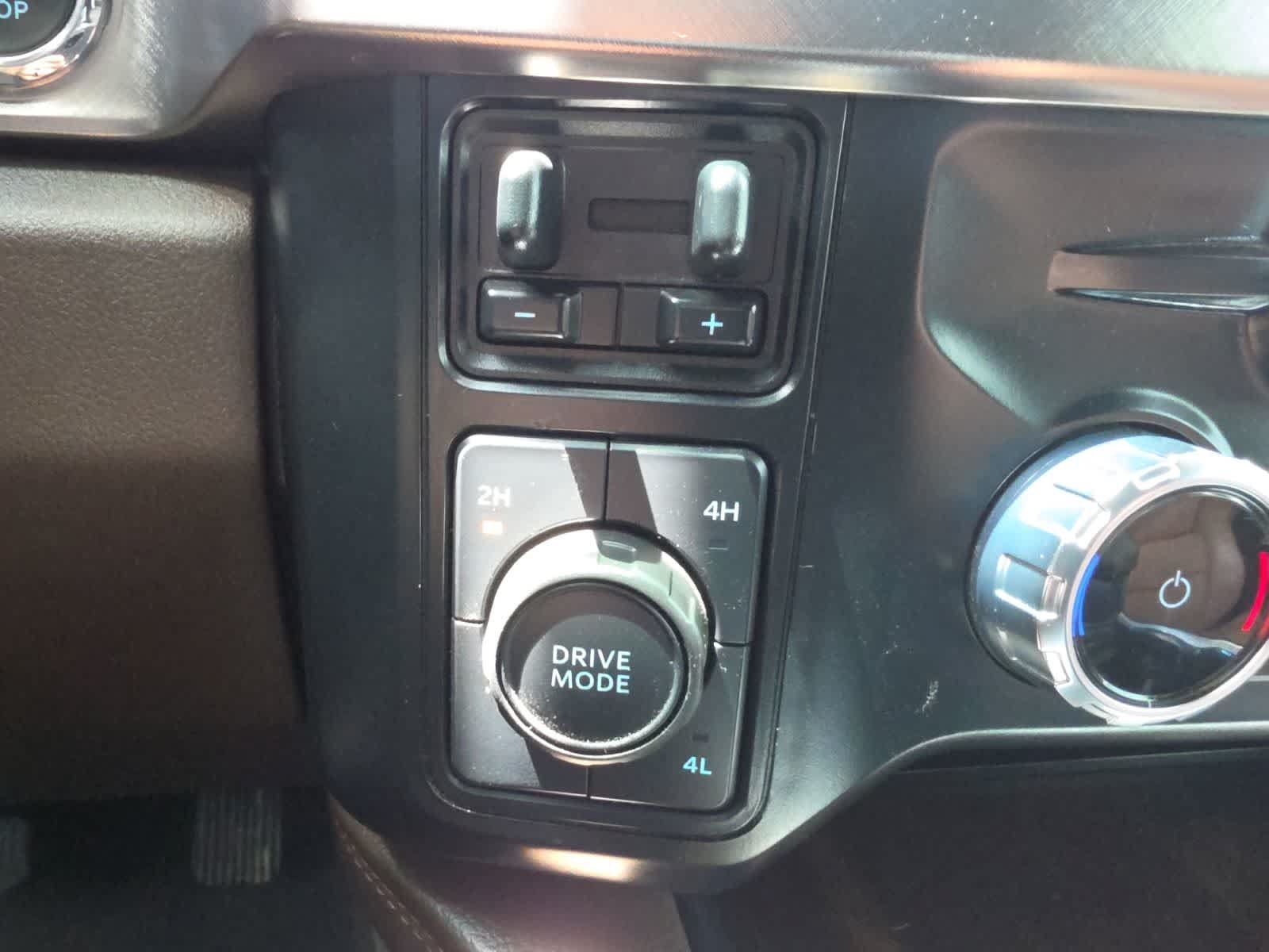 Used 2023 Ford F450 King Ranch w/ FX4 Off-Road Package AWD/4WD image 31