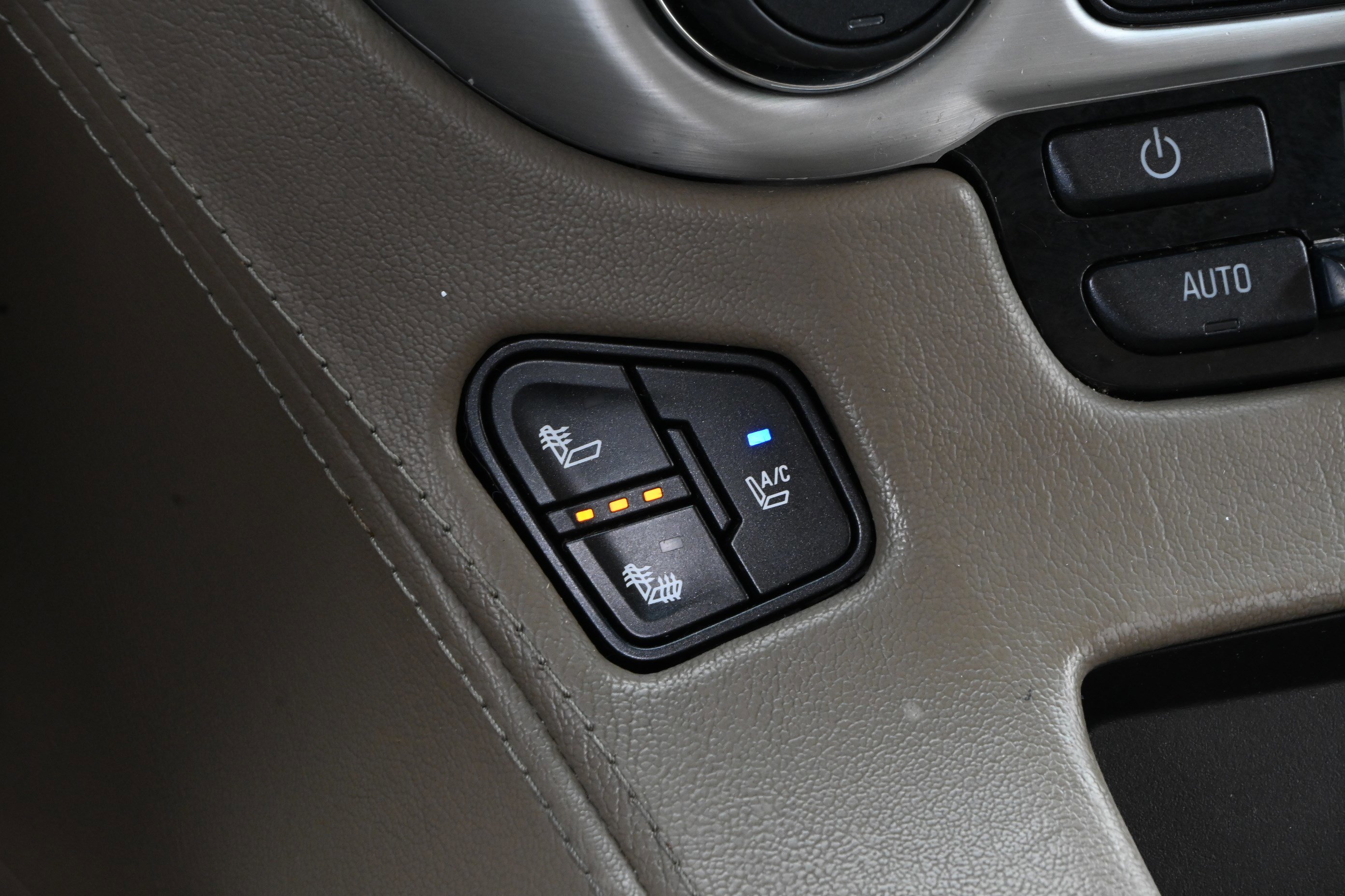 Used 2015 GMC Yukon SLT w/ Open Road Package image 32