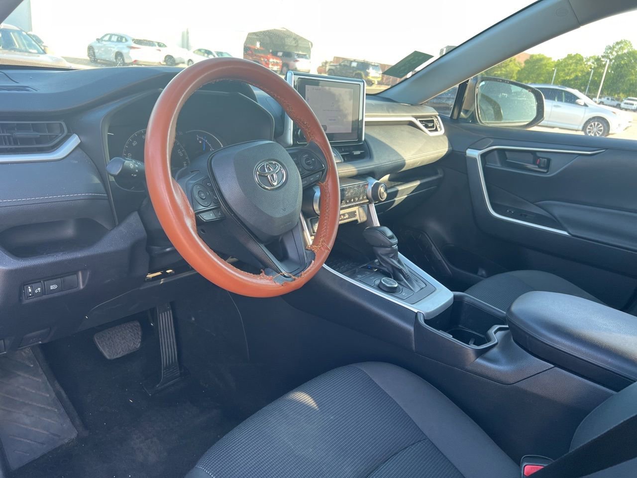 Used 2024 Toyota RAV4 LE AWD/4WD image 9