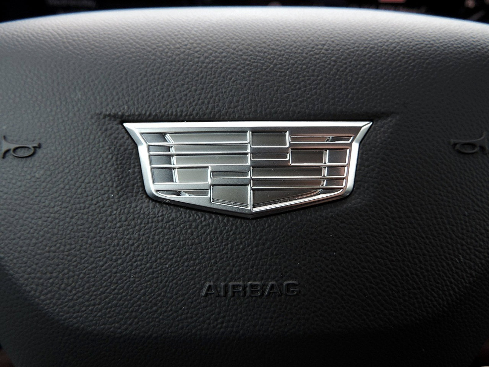 New 2026 Cadillac Optiq Luxury 2 RWD image 23