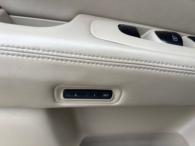 Used 2013 Nissan Pathfinder SL w/ Trailer Tow Pkg AWD/4WD image 16
