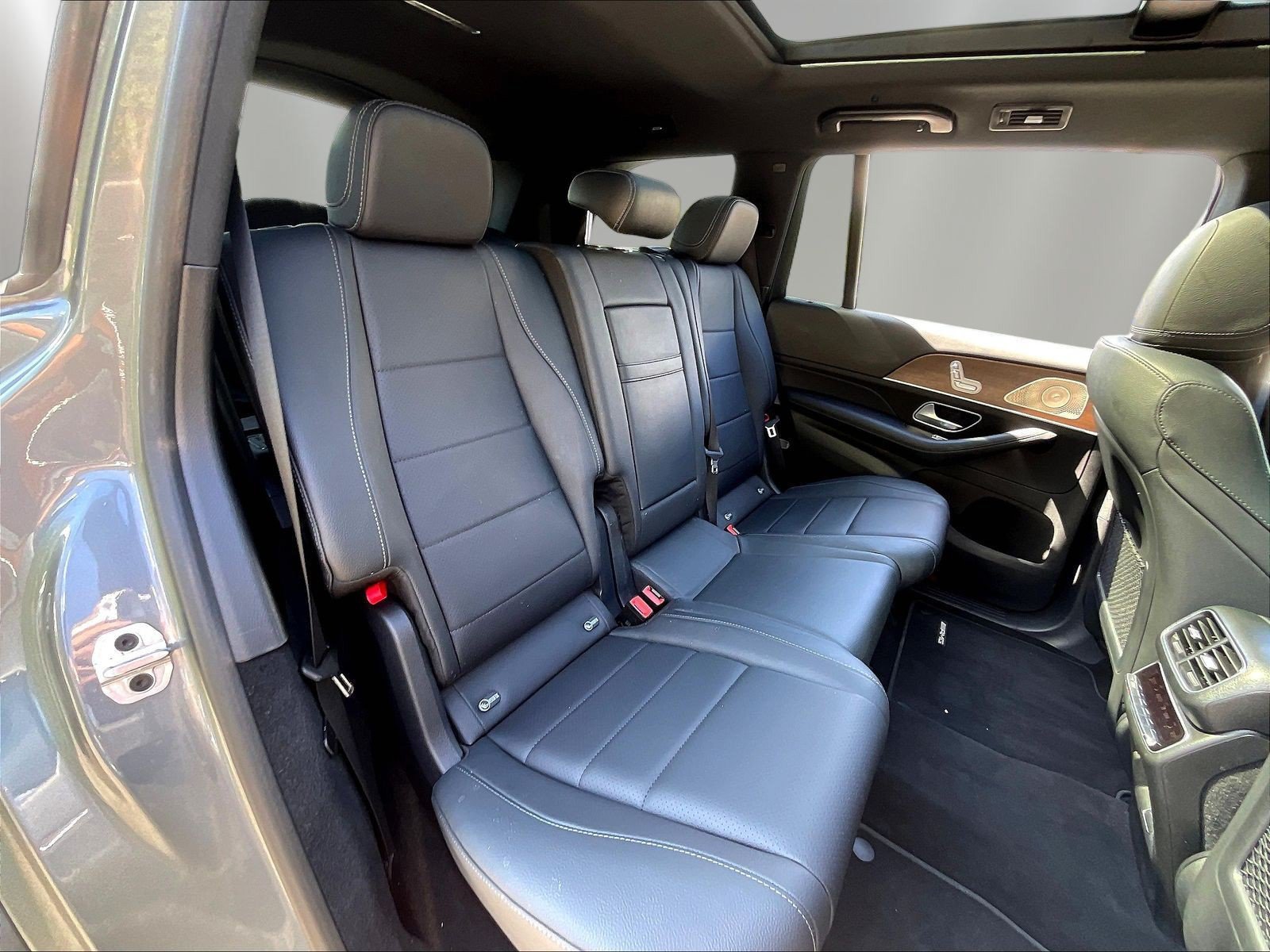 Certified 2024 Mercedes-Benz GLS 450 4MATIC image 26