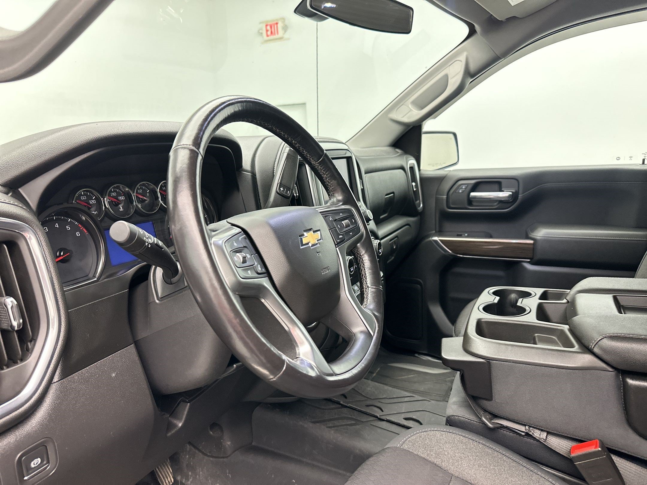 Certified 2019 Chevrolet Silverado 1500 LT w/ All-Star Edition AWD/4WD image 4