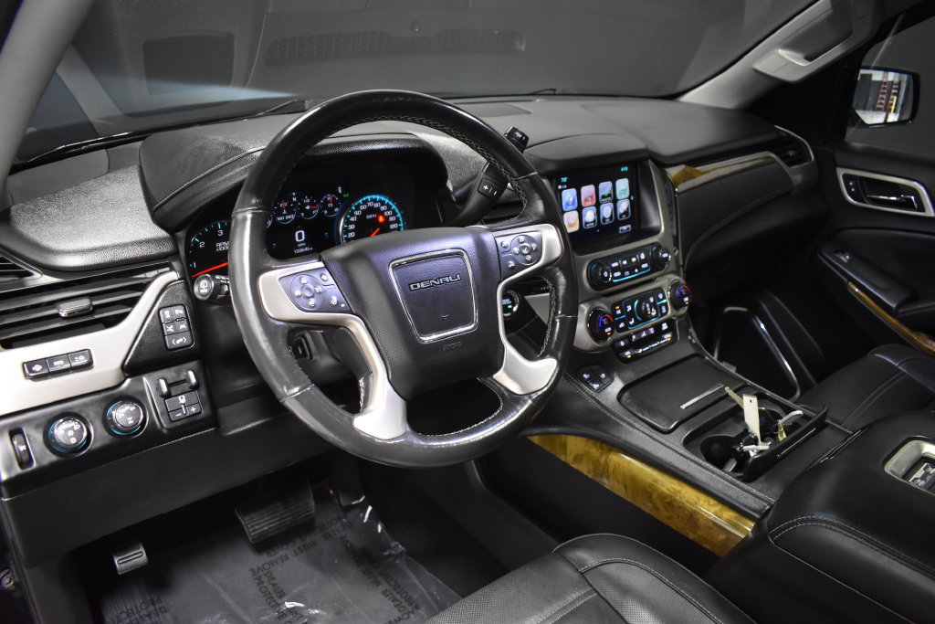 Used 2017 GMC Yukon XL Denali w/ Open Road Package AWD/4WD image 4