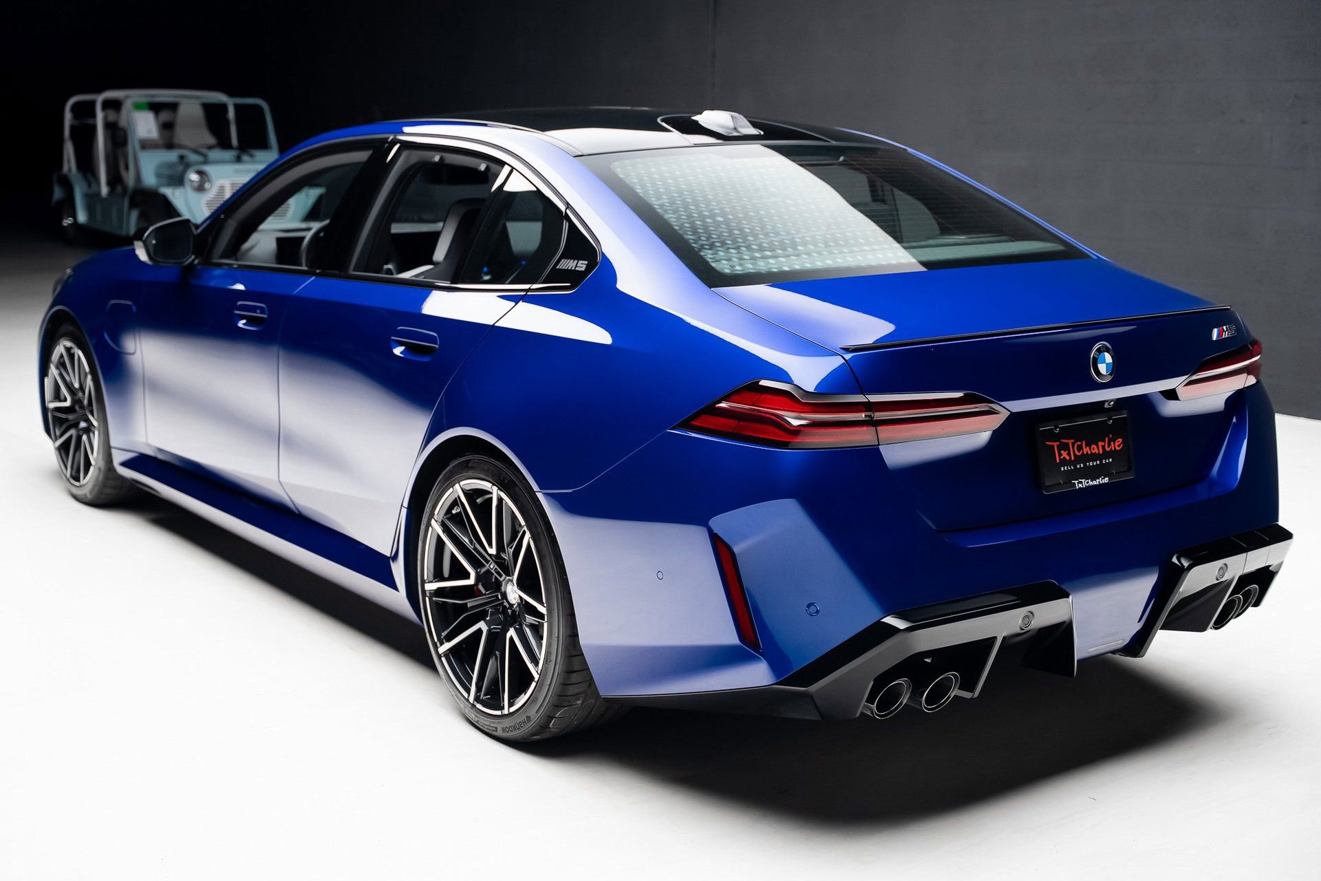 Used 2025 BMW M5 image 25