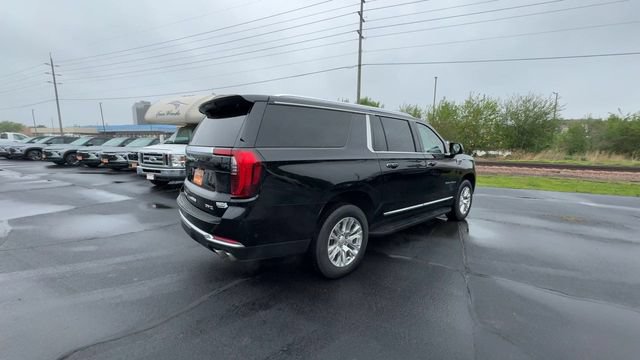 Used 2025 GMC Yukon XL Denali AWD/4WD image 8