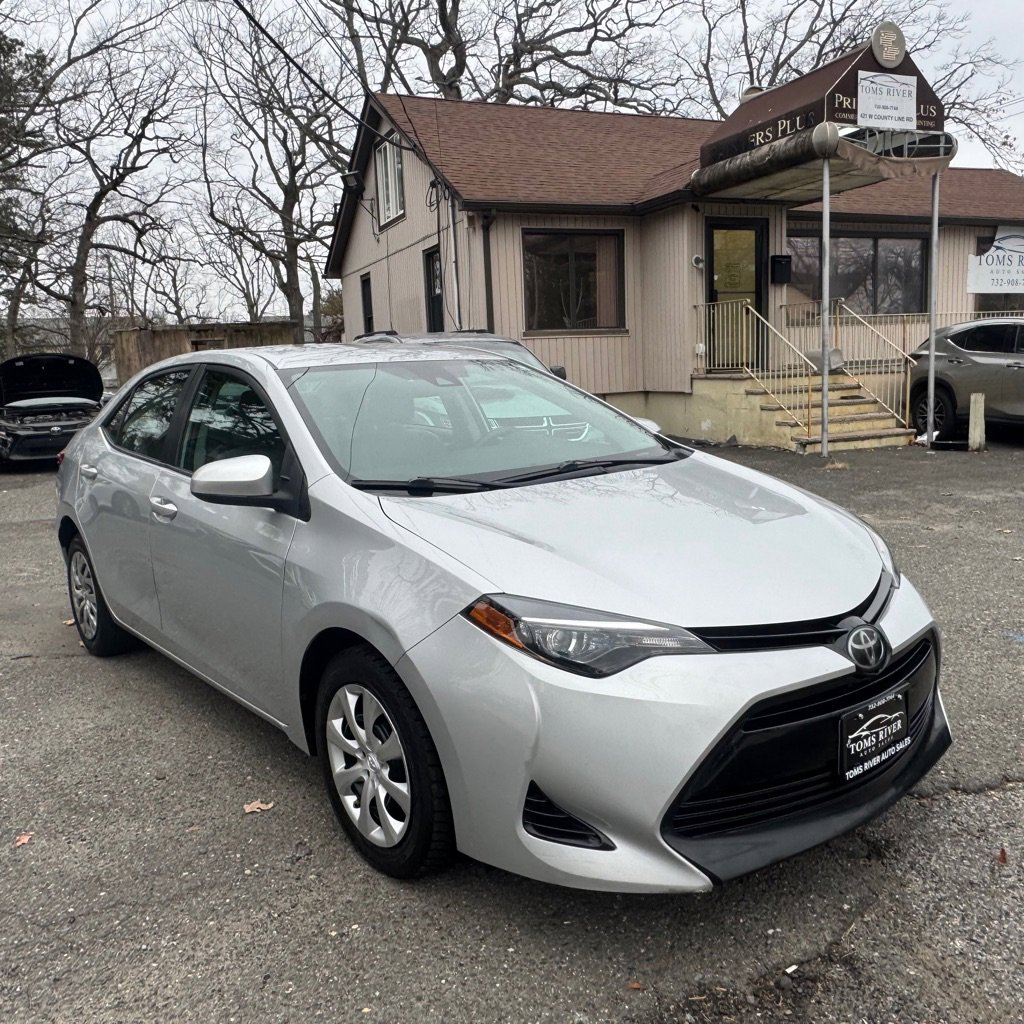 Used 2018 Toyota Corolla LE image 15