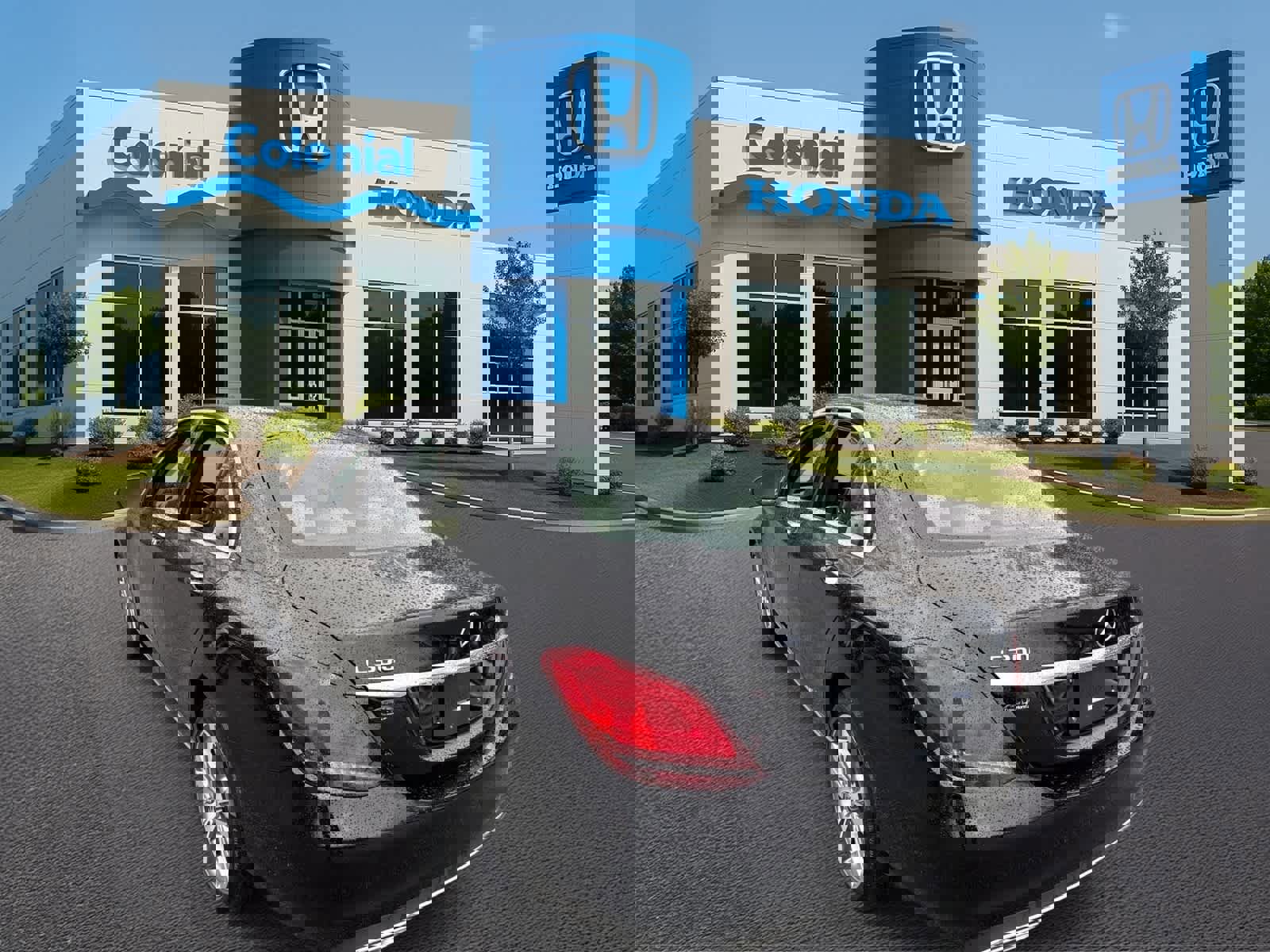 Used 2020 Mercedes-Benz C 300 4MATIC Sedan image 4