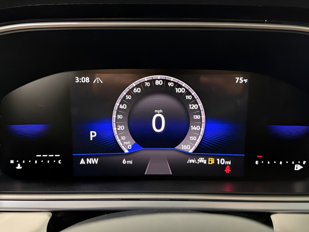 Used 2025 Volkswagen Taos SE image 14