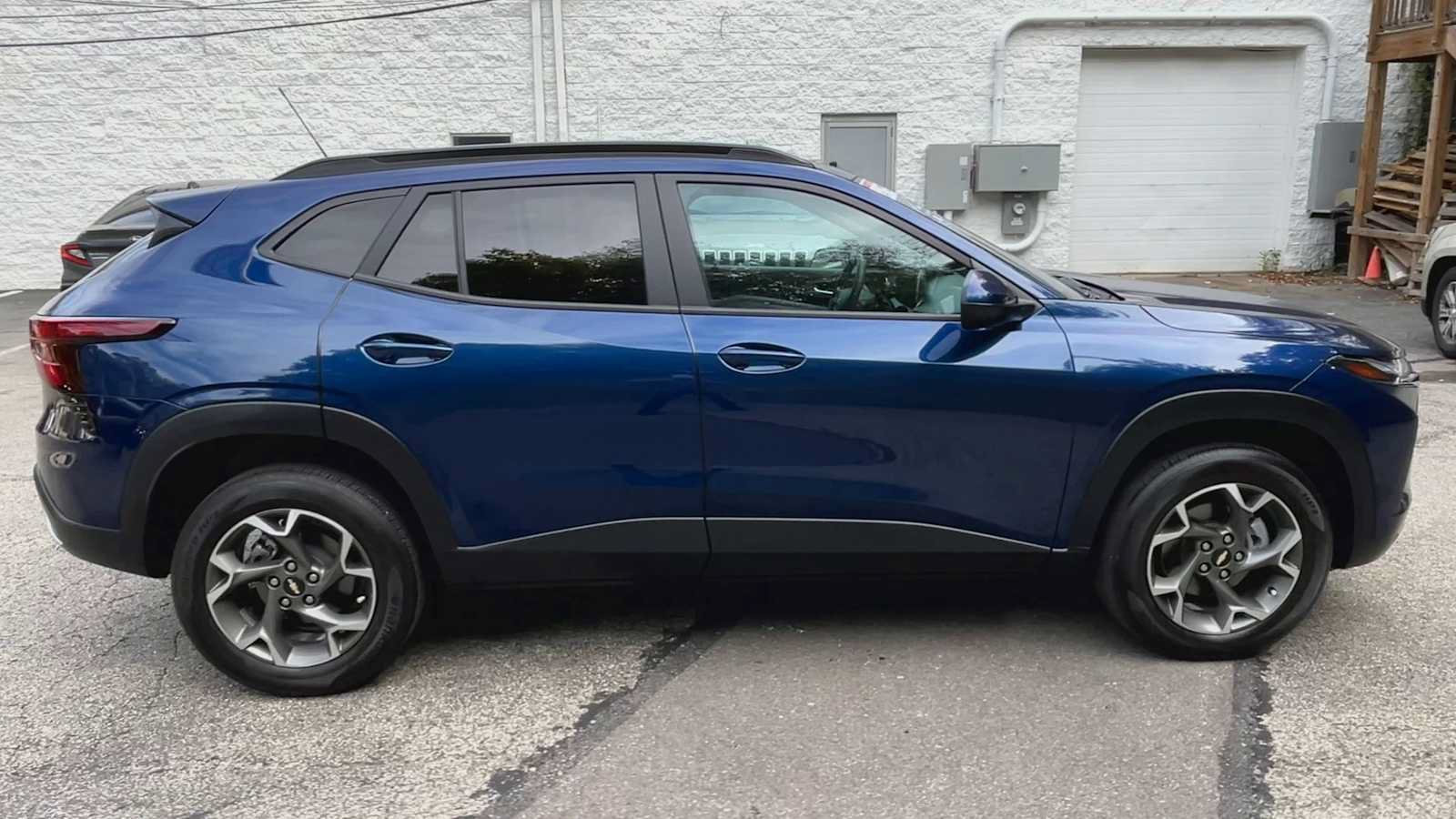 Certified 2024 Chevrolet Trax LT FWD image 9
