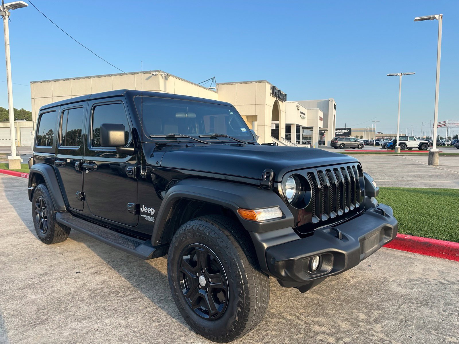 Used 2019 Jeep Wrangler Unlimited Sport S AWD/4WD image 1