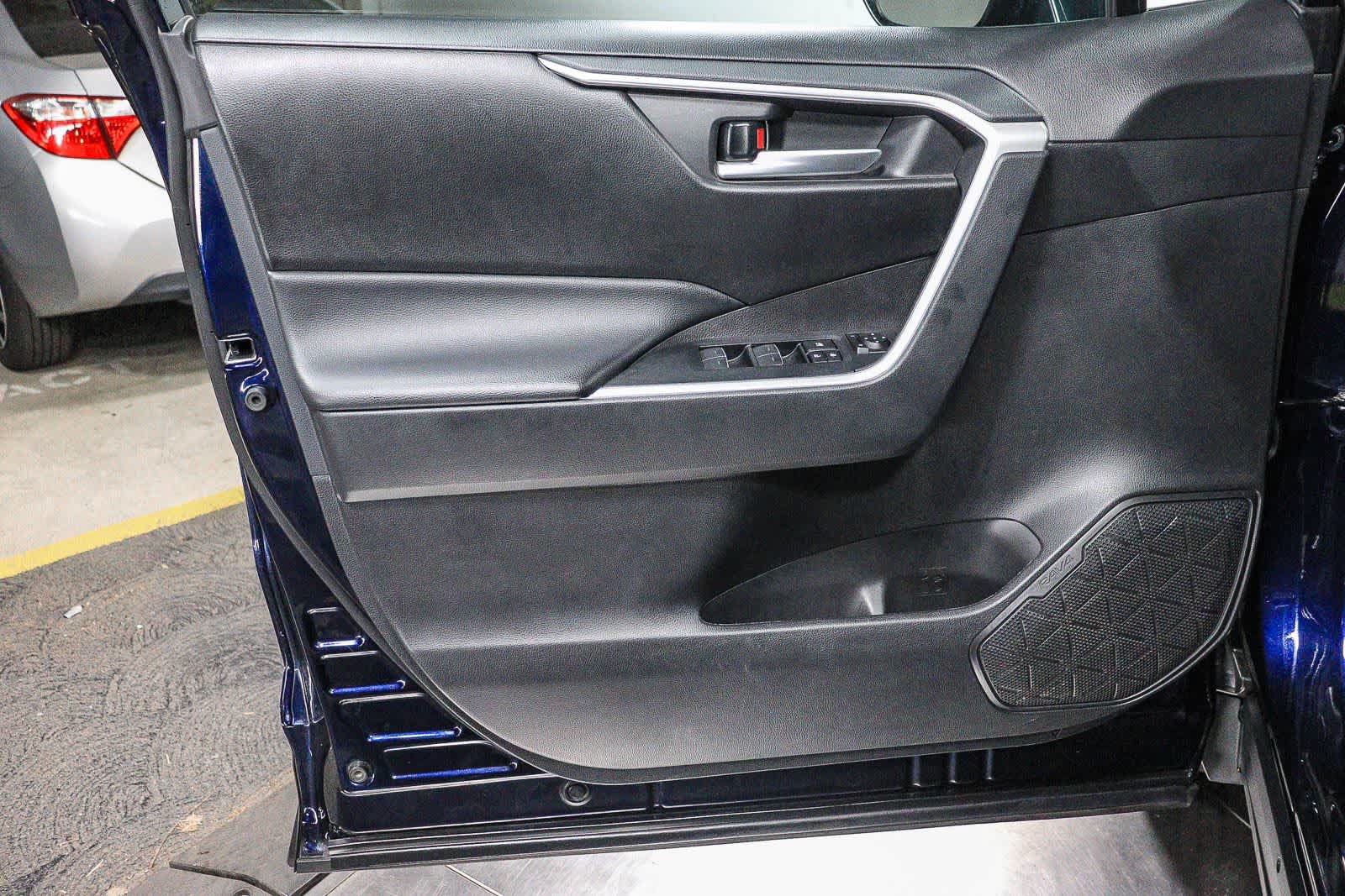 Certified 2024 Toyota RAV4 XLE FWD image 23
