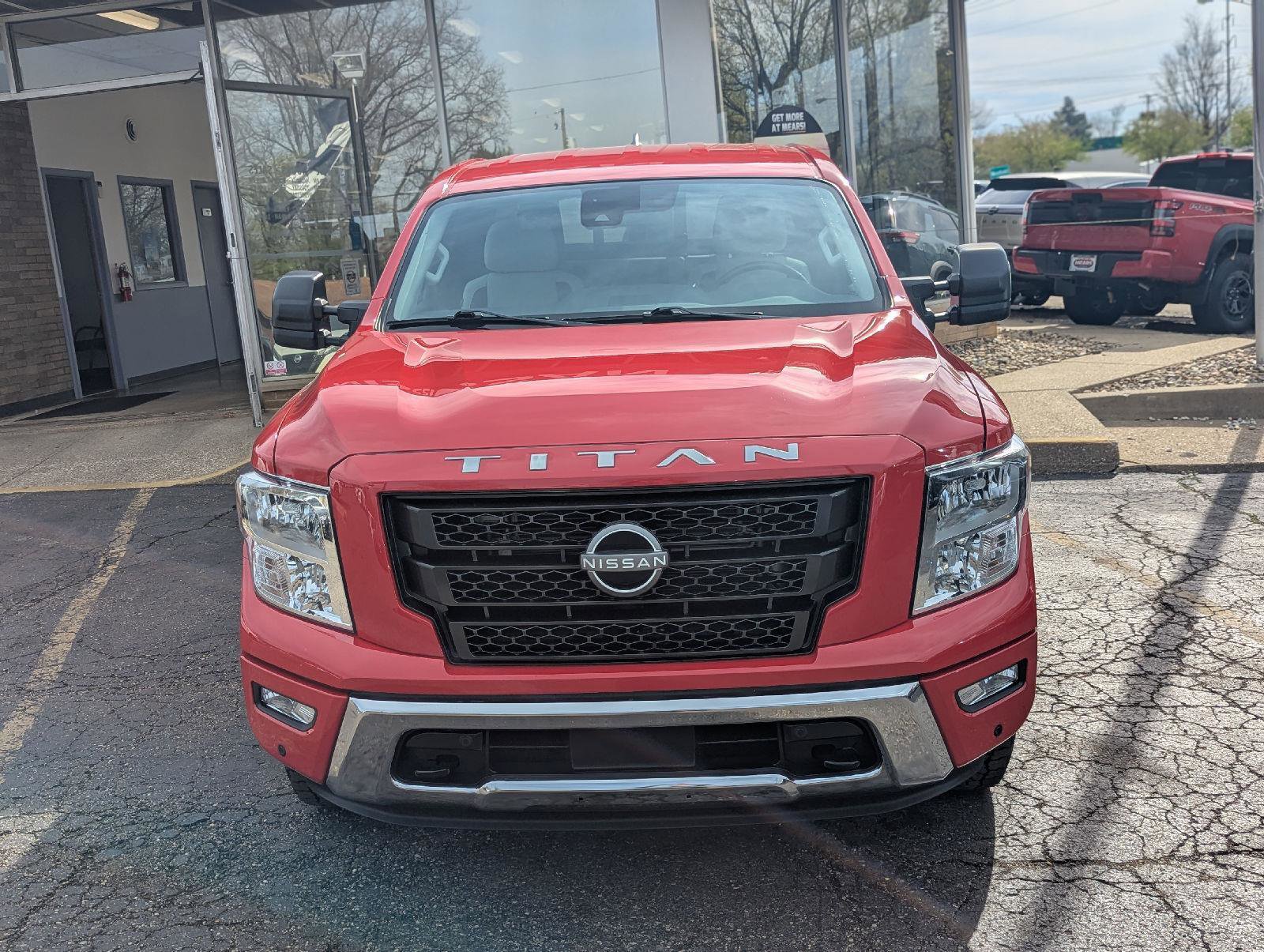 Used 2024 Nissan Titan SV w/ SV Utility Package image 14