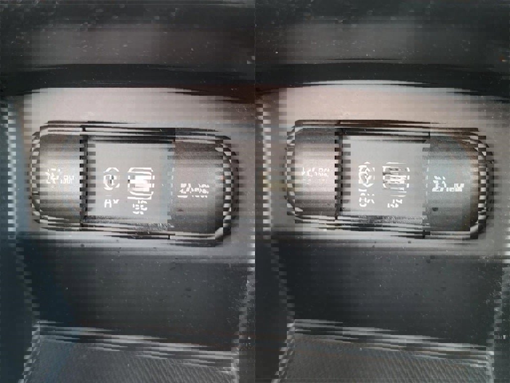 Used 2019 Kia Sorento LX w/ LX Convenience Package image 23