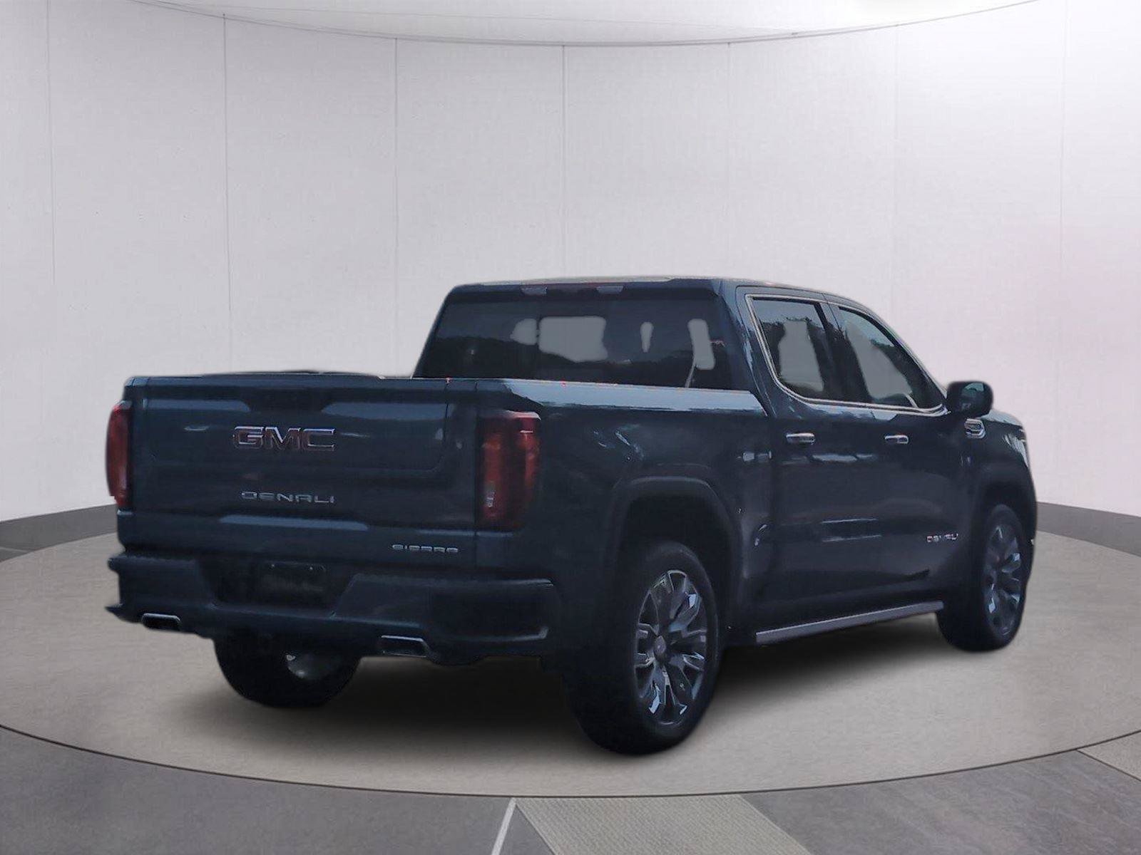 Used 2025 GMC Sierra 1500 Denali w/ Denali Reserve Package AWD/4WD image 6