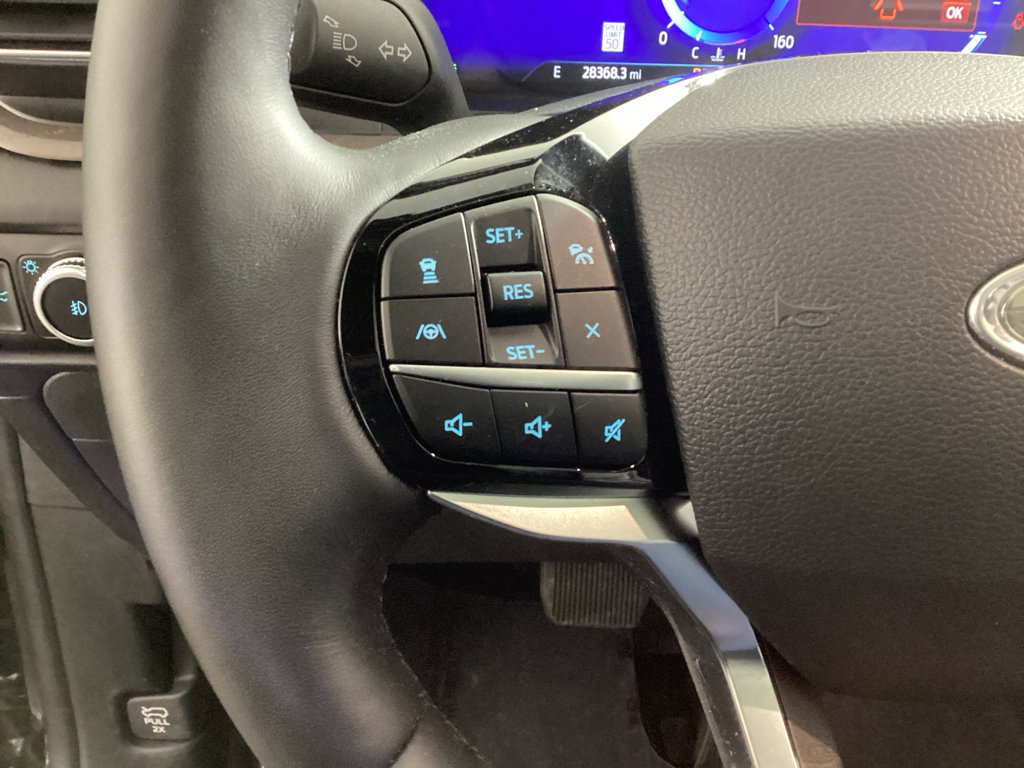 Used 2023 Ford Explorer Platinum w/ Technology Package image 2