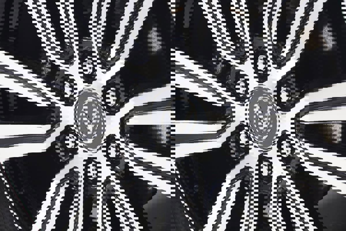 Used 2025 Lexus LX 600 4WD w/ Luxury Package image 19