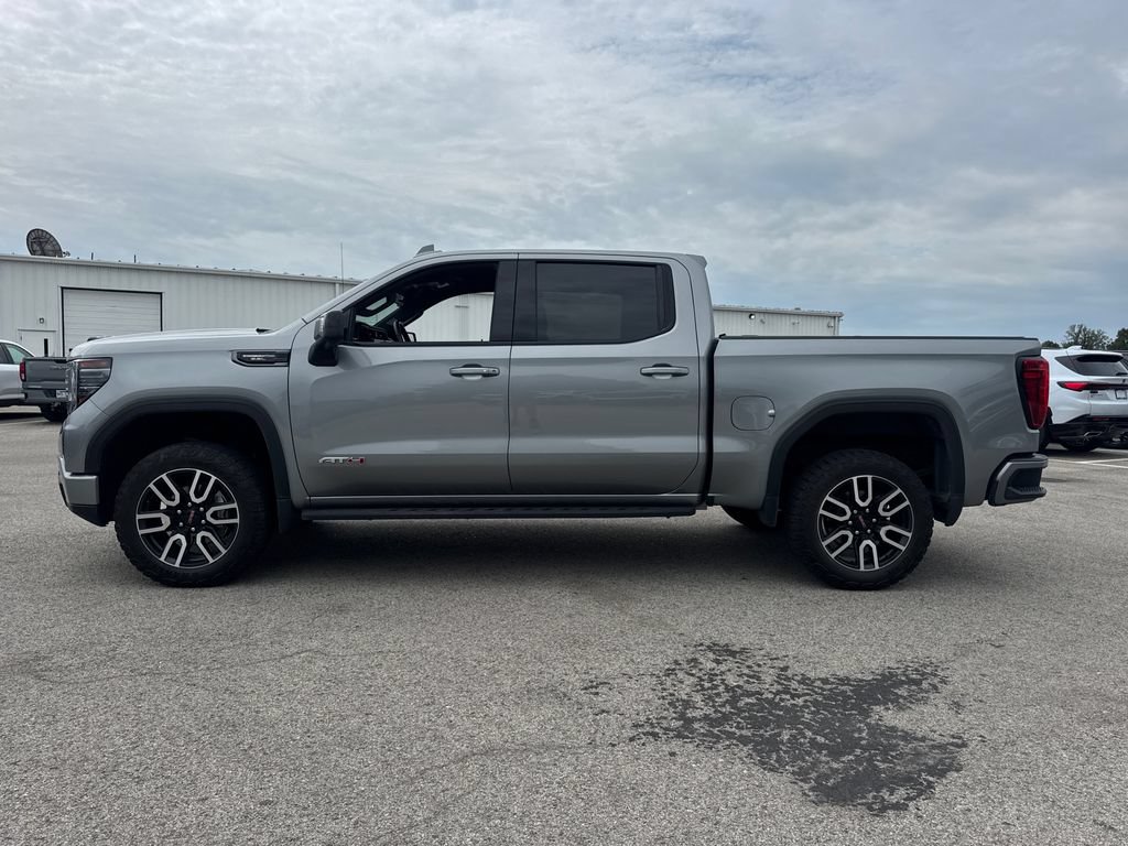 Used 2023 GMC Sierra 1500 AT4 w/ AT4 Premium Package AWD/4WD image 3