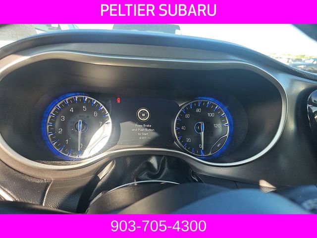 Used 2024 Chrysler Pacifica Touring-L FWD image 9