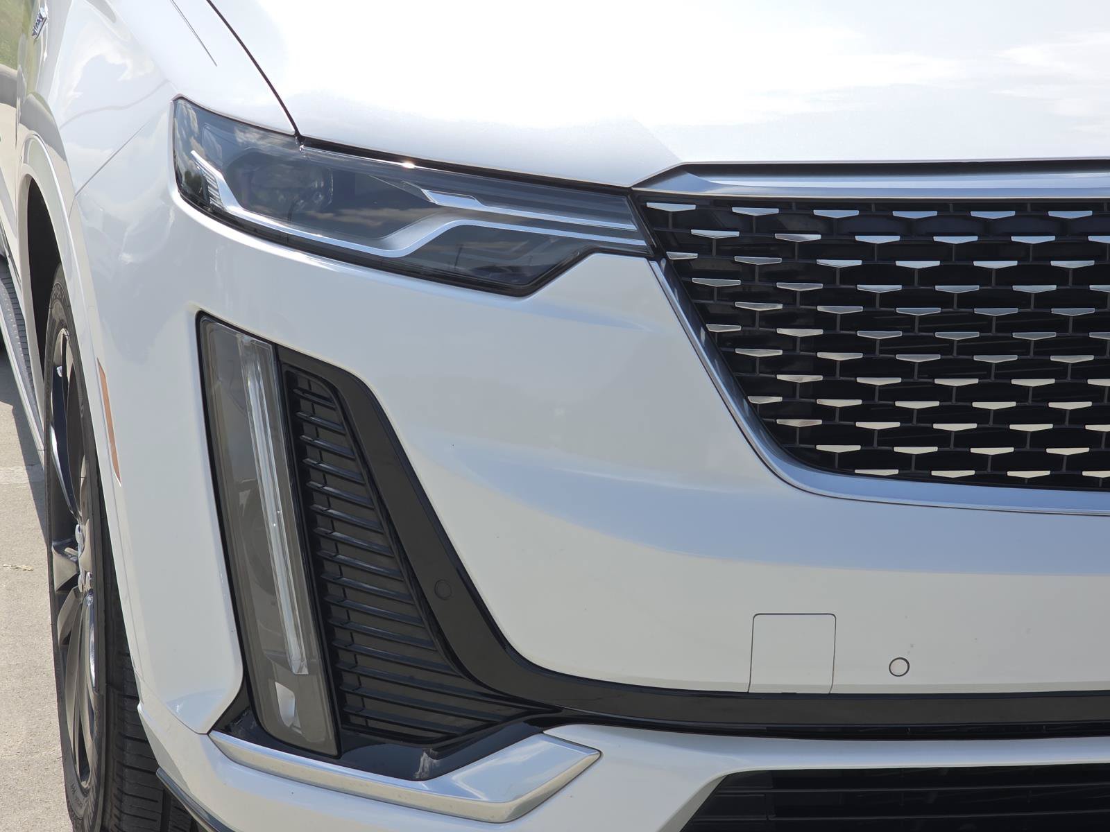 Certified 2023 Cadillac XT6 Premium Luxury w/ LPO, Floor Liner Package FWD image 9